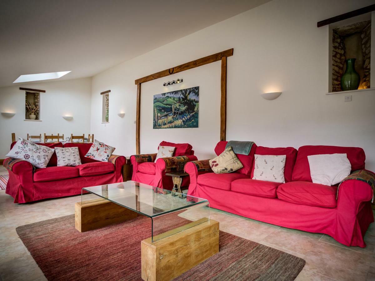 Wytons Piece Villa Cherington Екстериор снимка