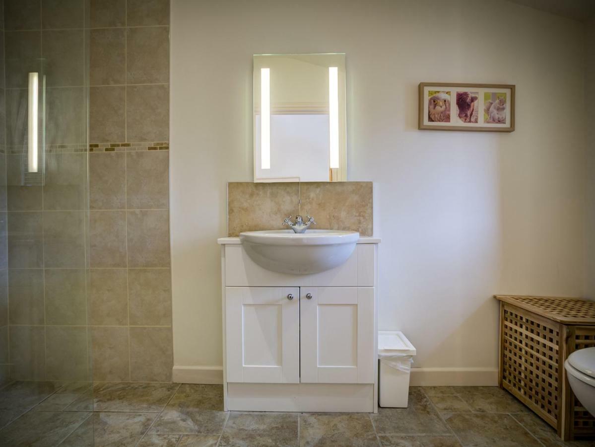 Wytons Piece Villa Cherington Екстериор снимка