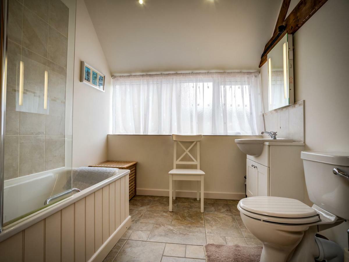 Wytons Piece Villa Cherington Екстериор снимка